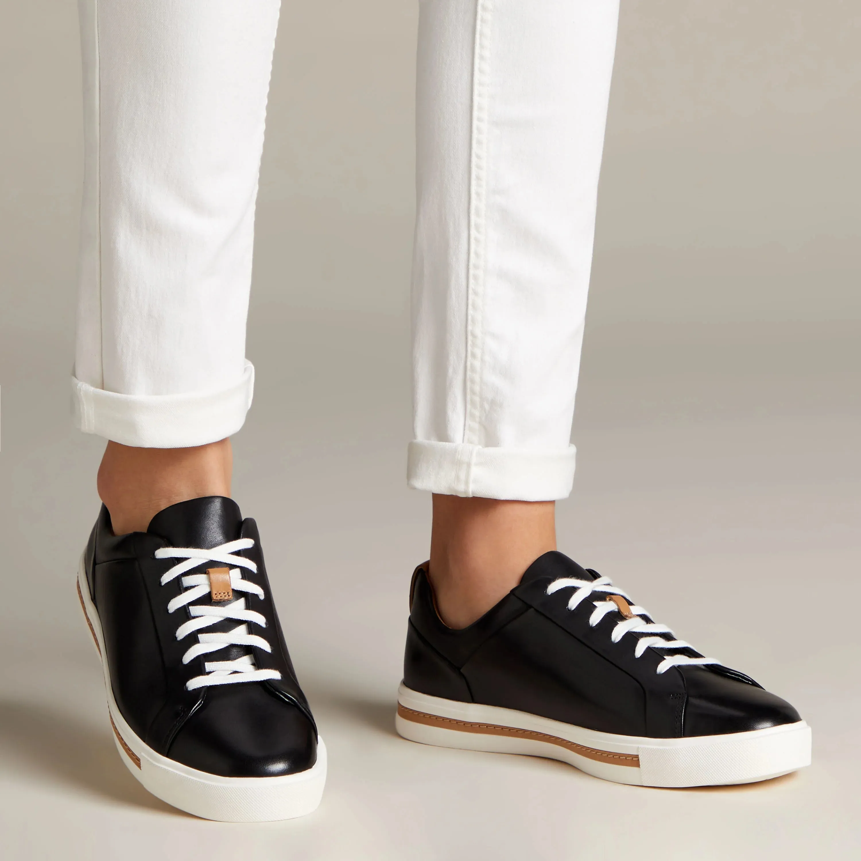 CLARKS | SNEAKERS MUJER | UN MAUI LACE BLACK LEATHER | NEGRO