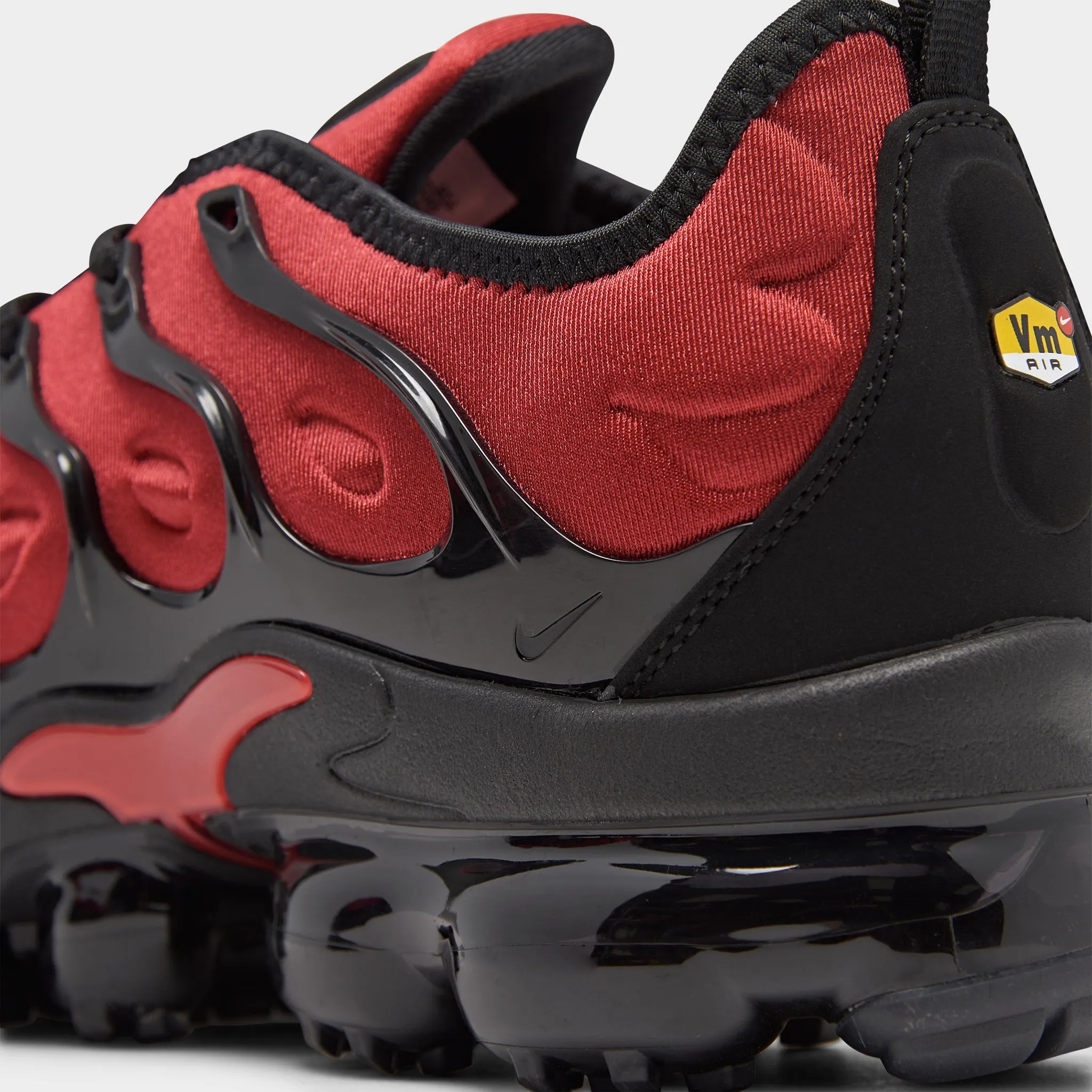 Nike Air Max Vapormax Plus University Red / Black - White