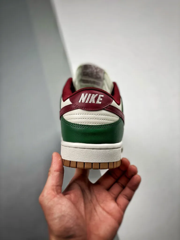 Nike SB Dunk Low (Gorge Green)