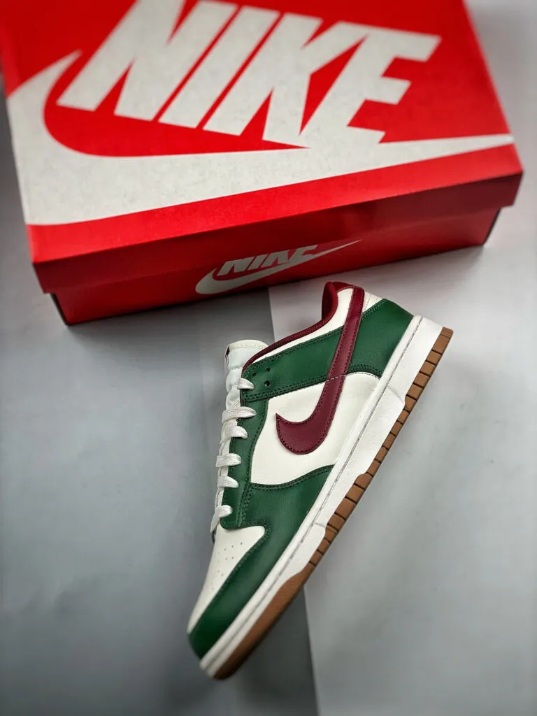 Nike SB Dunk Low (Gorge Green)