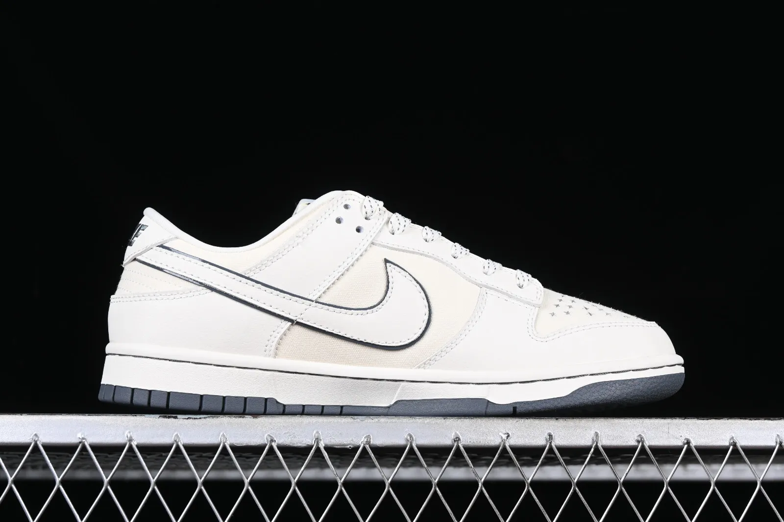 Nike SB Dunk Low Sail Grey White FC1688-111