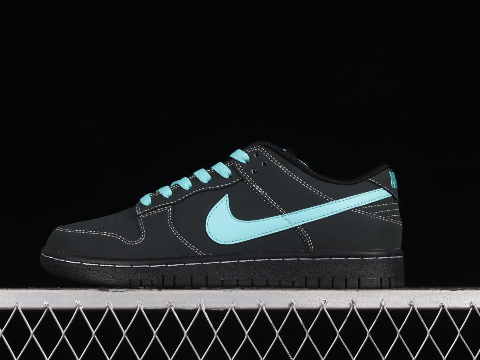 Nike SB Dunk Low Tiffany Blue Black GT0627-332