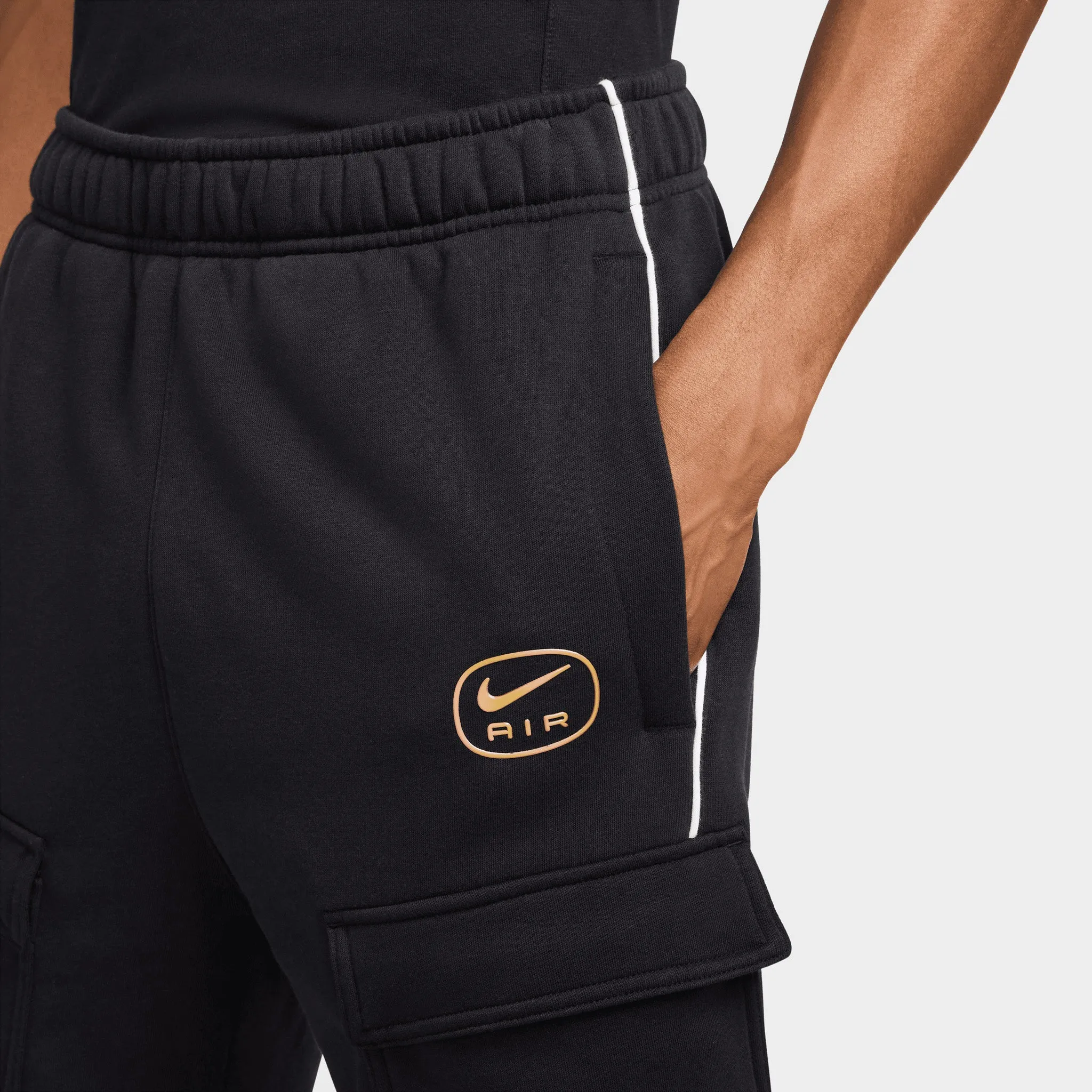 Nike Sportswear Air Max Fleece Cargo Joggers Black / Metallic Gold