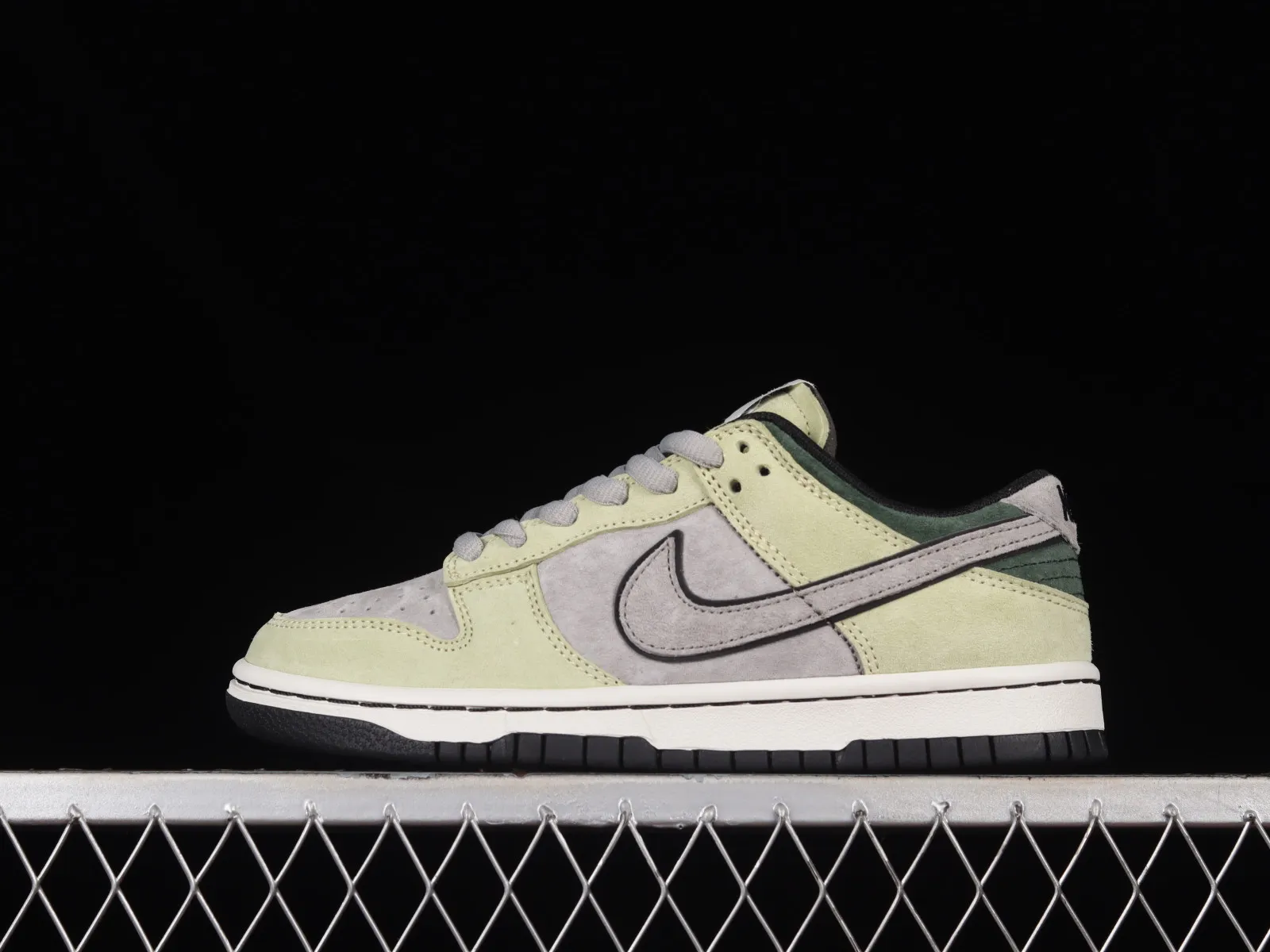 Otomo Katsuhiro x Nike SB Dunk Low Steamboy OST Green Grey Black LF0039-036