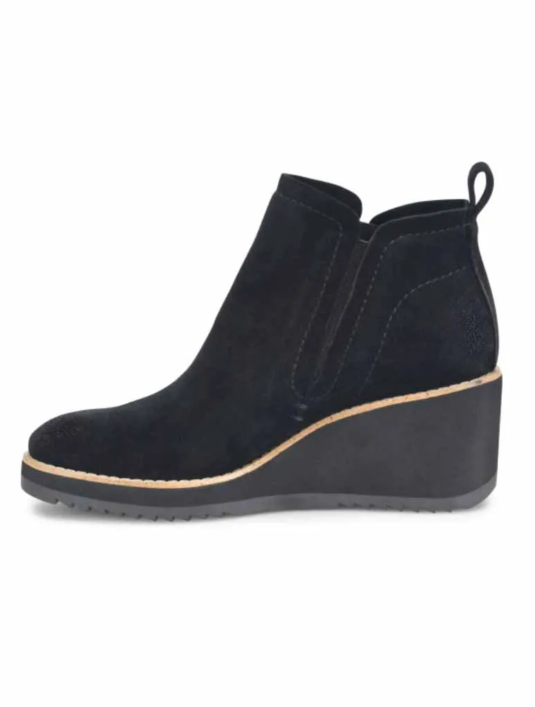 Sofft Emeree Chelsea Boot in Black