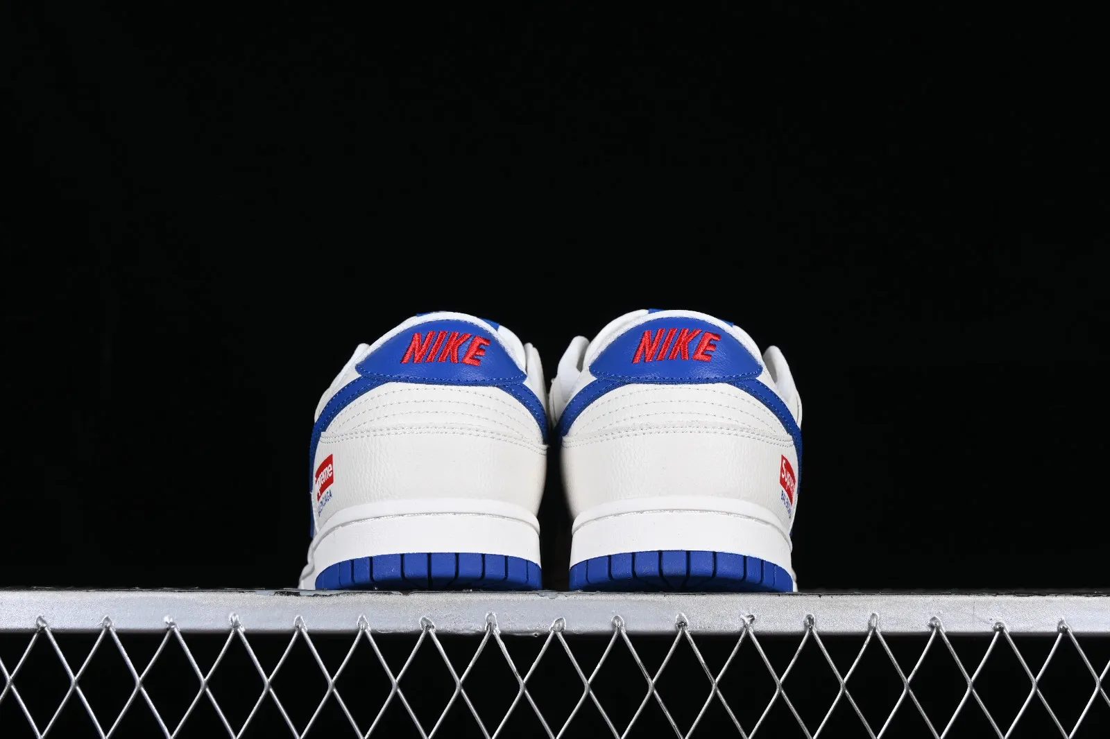 Supreme x Nike SB Dunk Low Royal Blue Red White XD1688-009